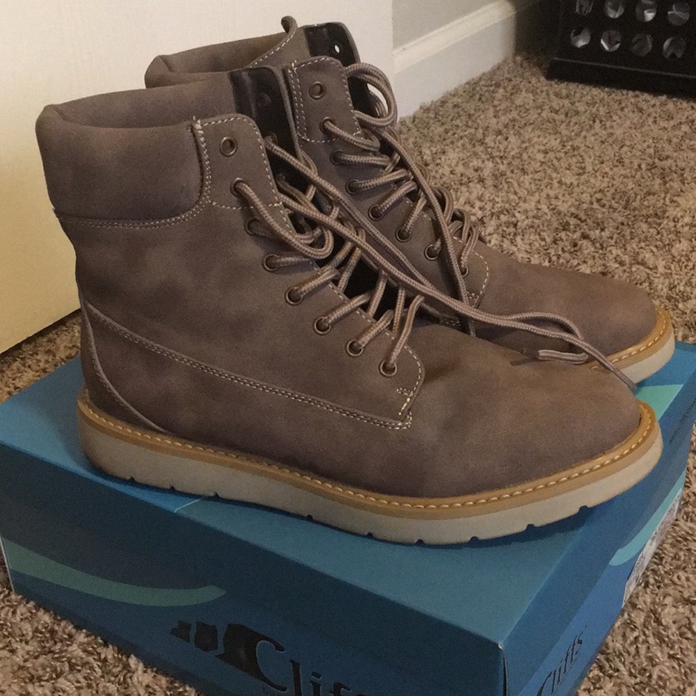 Cliffs brown lace-up boots